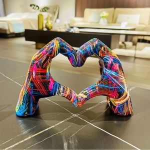 - NIB Modern art design - hands in heart shape design